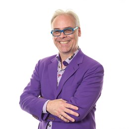 瑞银Q2减持美股科技股，聚焦纳斯达克100指数回调