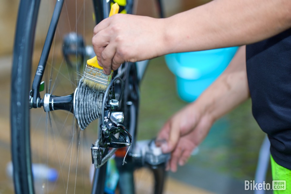 DoorDash(DASH.US)第二季度扭亏为盈超预期 上调三季度订单指引至242亿-247亿美元