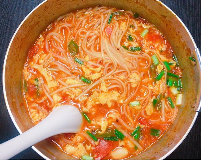 AWS增速不及竞争对手 亚马逊(AMZN.US)盘后重挫 AI投资效果遭疑