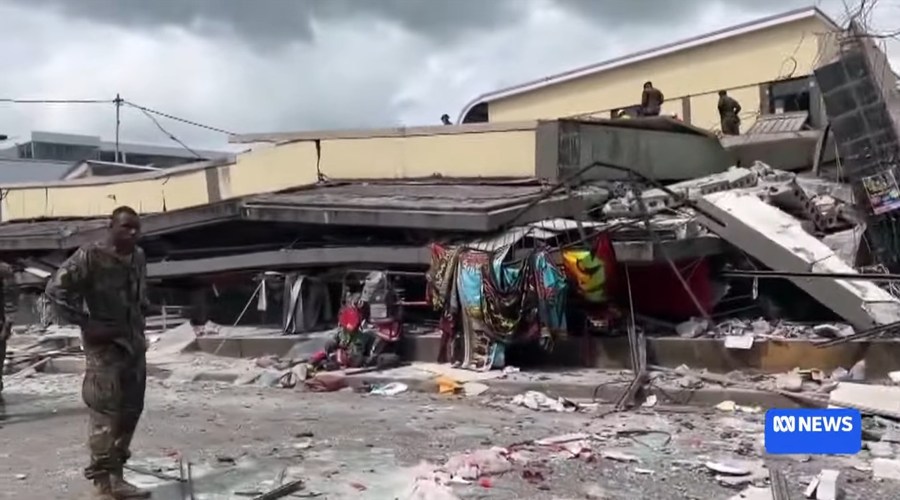 特朗普关税时代 零售行业的两种活法：塔吉特收缩“比价防线” 沃尔玛背负关税抢市